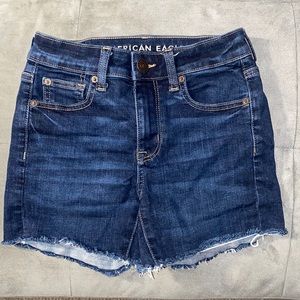 American Eagle Outfitters dark wash Hi-Rise Shortie
